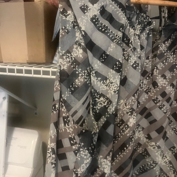 CAbi grey sleeveless blouse XL, worn once - Picture 6 of 7